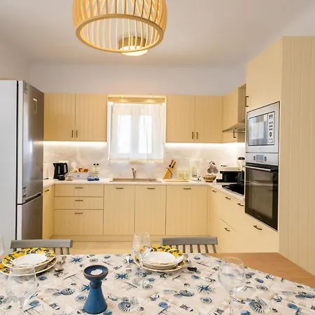 Anneza Nikola Angairiá